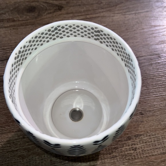 Allen & Roth Blue & White Ceramic Pot - Picture 5 of 5